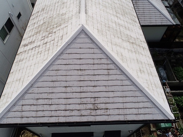 経年劣化している大屋根